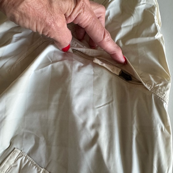 Burton Snowboard Pants, S, Cream w/ Green Accents, pockets, pockets pockets NWOT - Picture 2 of 9